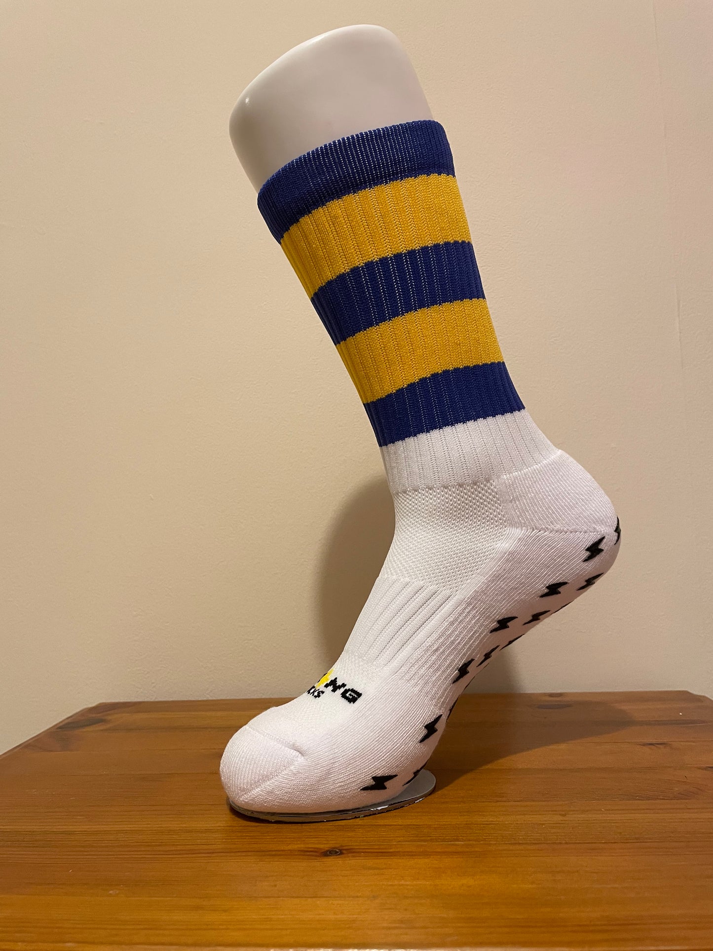 LIGHTNING GRIP SOCKS BLUE AND YELLOW HOOPS