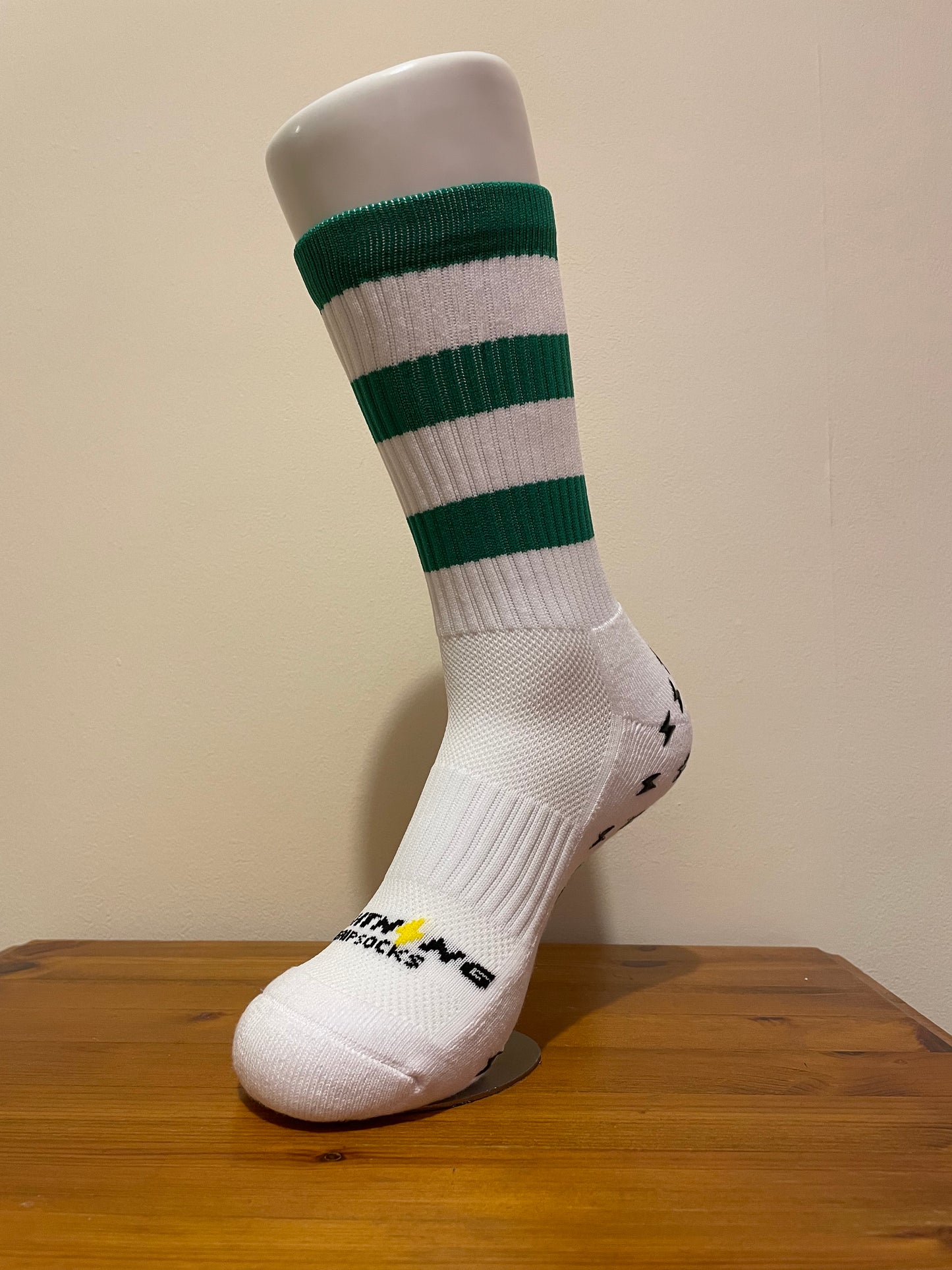 LIGHTNING GRIP SOCKS GREEN AND WHITE HOOPS